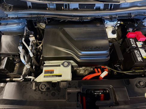 Used 2025 Nissan Leaf SV Plus FWD image 33