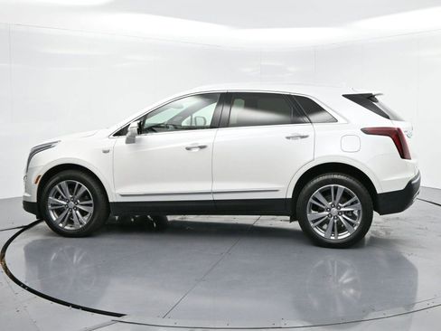 Certified 2025 Cadillac XT5 Premium Luxury image 4