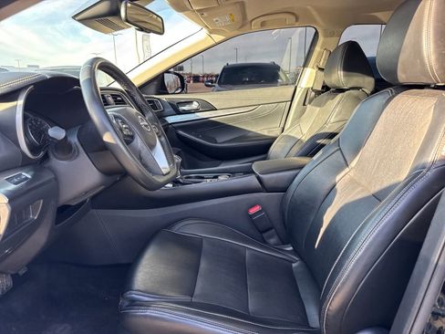 Used 2023 Nissan Maxima SV w/ Floor Mat Group image 13