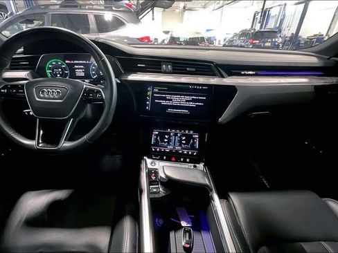 Used 2023 Audi e-tron Prestige w/ Prestige Package AWD/4WD image 15