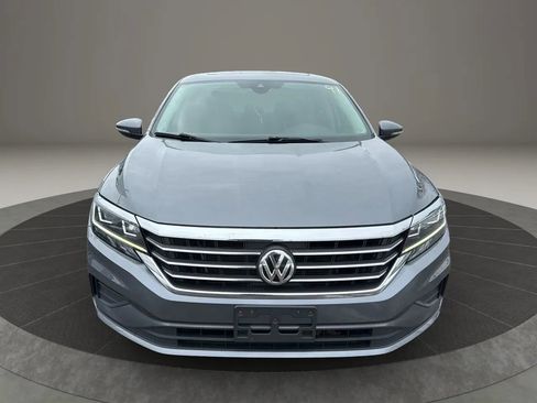 Used 2021 Volkswagen Passat 2.0T SE image 2