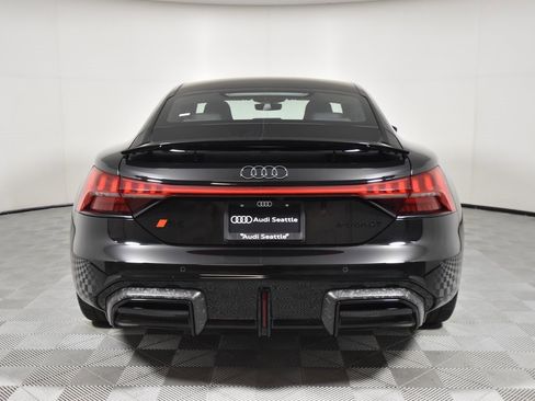 New 2025 Audi RS e-tron GT performance image 6
