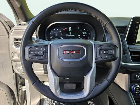 Used 2024 GMC Yukon XL SLT image 20