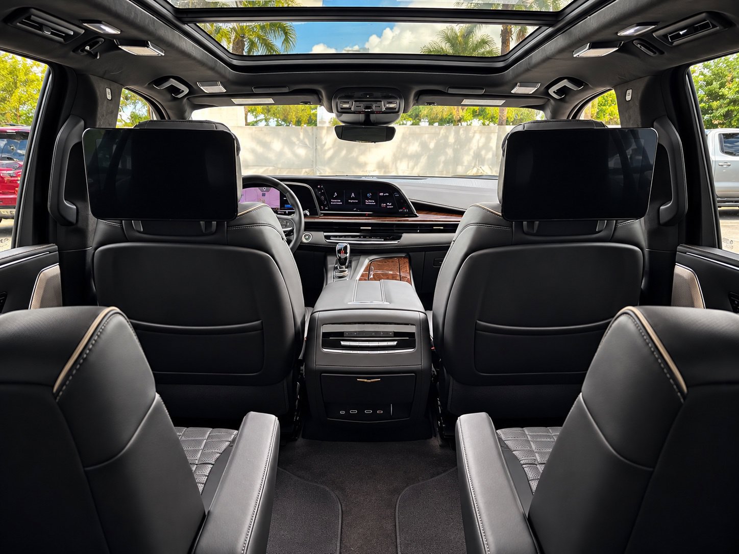 Certified 2022 Cadillac Escalade ESV Premium Luxury Platinum AWD/4WD image 14