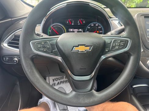 Used 2018 Chevrolet Malibu Hybrid FWD image 19
