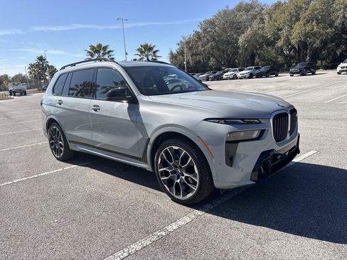 Used 2024 BMW X7 M60i image 2