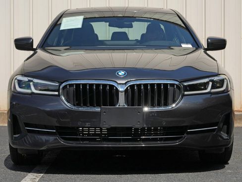 Used 2022 BMW 530e w/ Premium Package RWD image 7