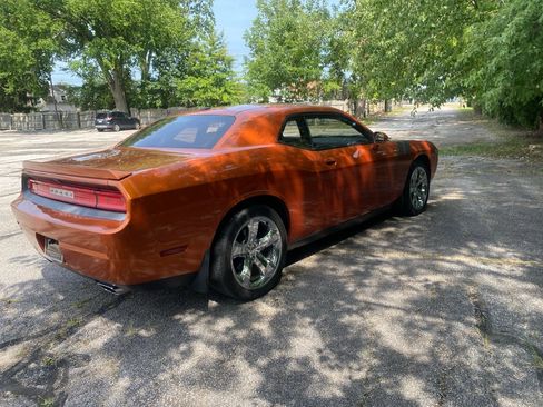 Used 2011 Dodge Challenger R/T RWD image 5