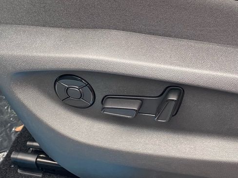 New 2026 Volkswagen Tiguan SE image 4