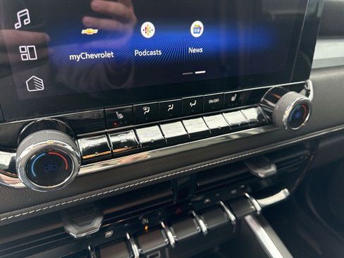 Used 2023 Chevrolet Colorado LT w/ LT Convenience Package II image 16