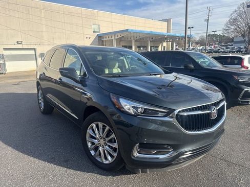 Used 2020 Buick Enclave Essence w/ Sound and Sites Package image 3