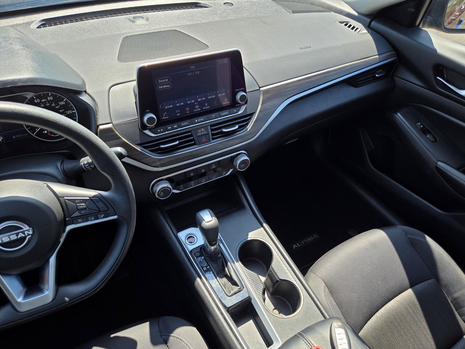 Used 2025 Nissan Altima 2.5 SV FWD image 20