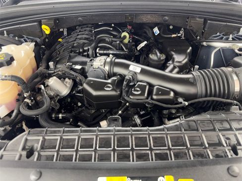 Used 2024 Jeep Grand Cherokee L Limited w/ Luxury Tech Group II image 84