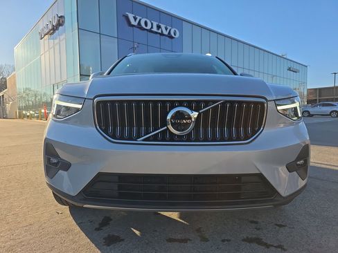 Certified 2023 Volvo XC40 B5 Plus w/ Driver Assist Package image 13