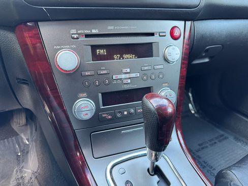 Used 2007 Subaru Outback 2.5i Limited image 32