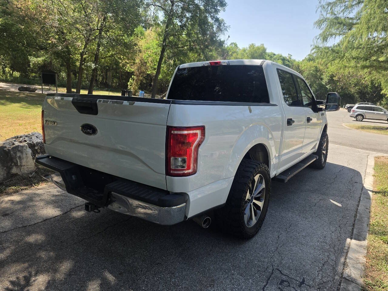 Used 2017 Ford F150 XLT RWD image 4