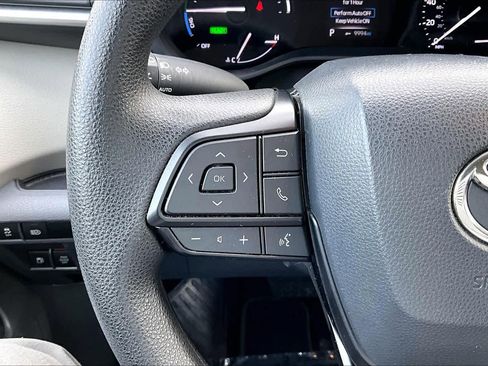 Certified 2023 Toyota Sienna LE image 23