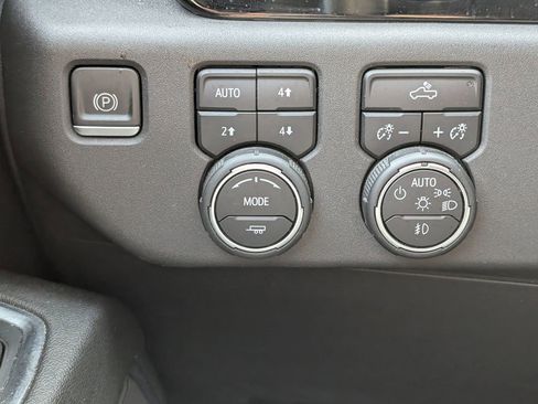 Used 2023 Chevrolet Silverado 1500 LT Trail Boss w/ Protection Package image 33