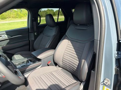 New 2026 Ford Explorer ST-Line w/ ST-Line Street Pack AWD/4WD image 23