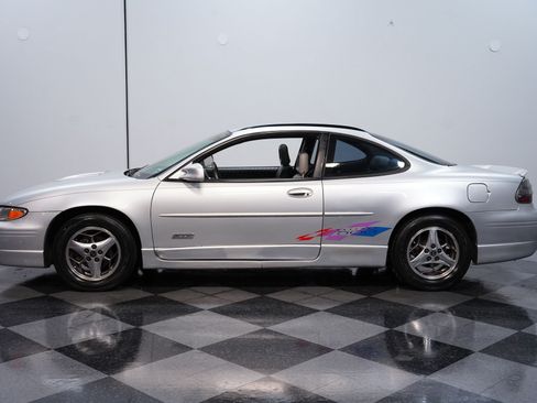 Used 2000 Pontiac Grand Prix GTP w/ Opt Pkg FWD image 2