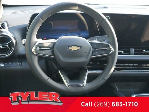 New 2026 Chevrolet Equinox LT w/ Safety and Technology Package AWD/4WD image 39
