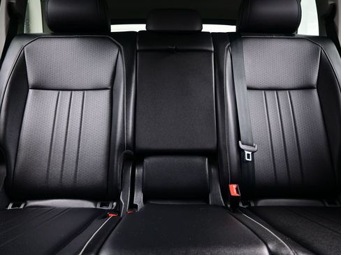 Used 2022 Volkswagen Tiguan SE w/ Panoramic Sunroof Package AWD/4WD image 16
