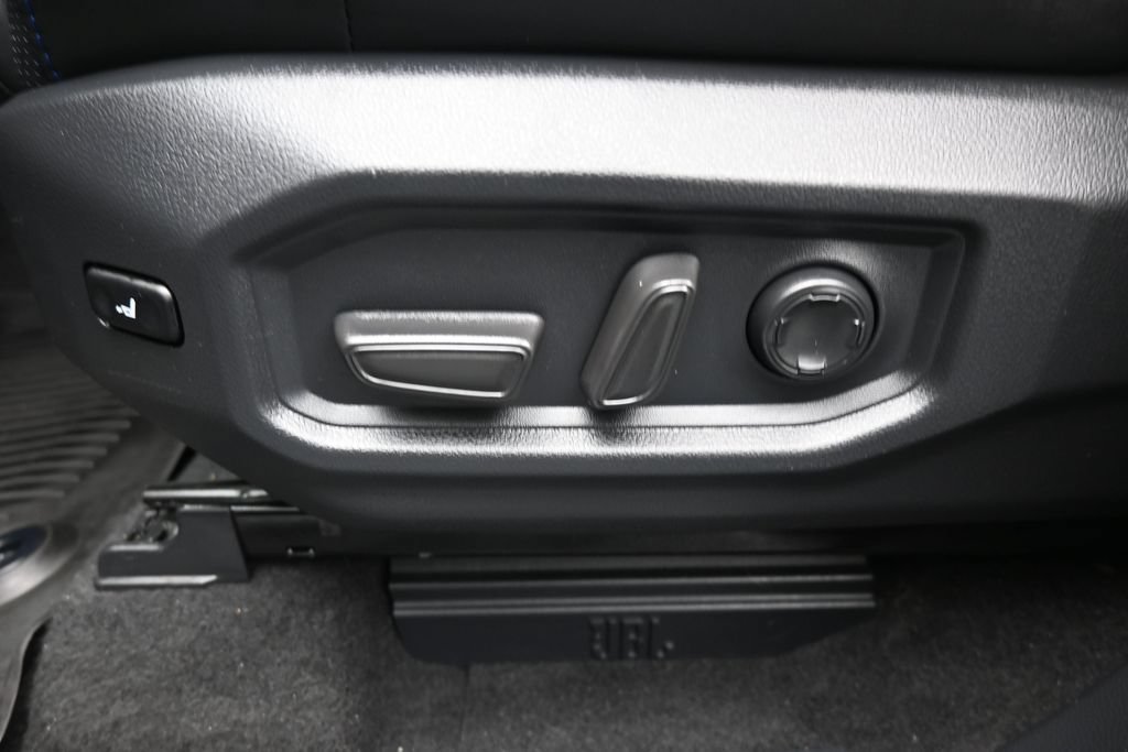 Used 2024 Toyota Tundra Platinum AWD/4WD image 31