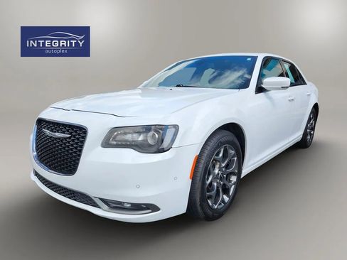 Used 2017 Chrysler 300 S w/ 300S Premium Group image 7