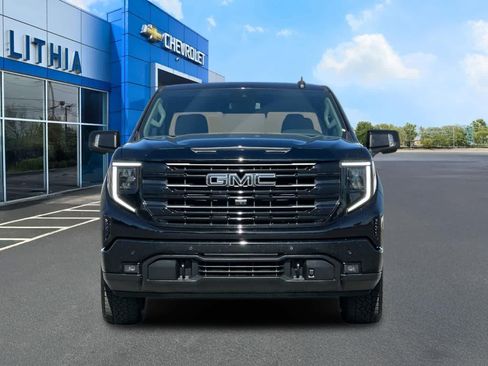 Used 2024 GMC Sierra 1500 Elevation w/ Elevation Premium Package AWD/4WD image 10