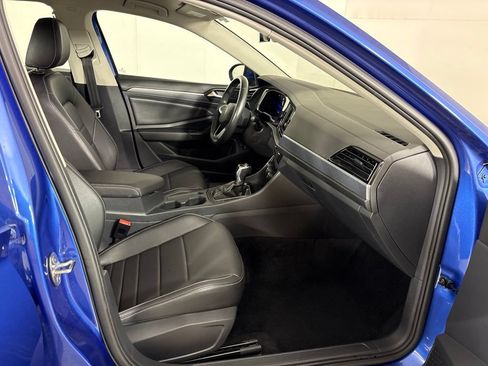 Used 2024 Volkswagen Jetta SE FWD image 19