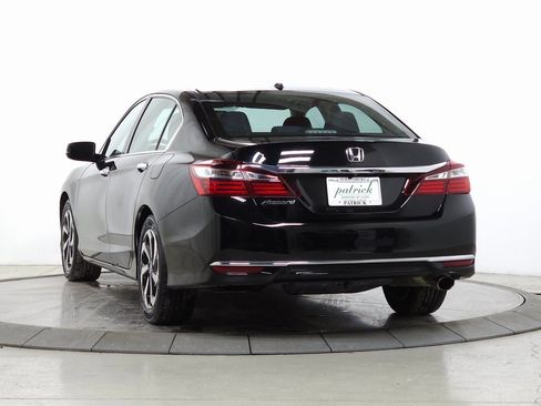 Used 2016 Honda Accord EX image 5