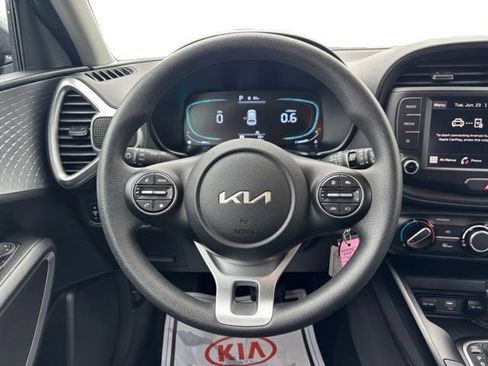 Certified 2025 Kia Soul LX w/ LX Technology Package FWD image 15