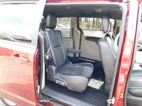 Used 2020 Dodge Grand Caravan SXT FWD image 29