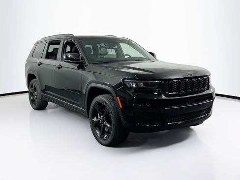 Used 2023 Jeep Grand Cherokee L Laredo AWD/4WD image 3