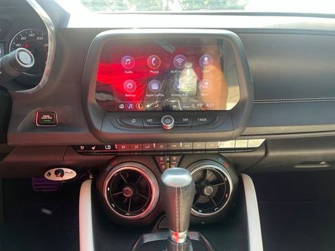 Used 2022 Chevrolet Camaro LT w/ Technology Package RWD image 11