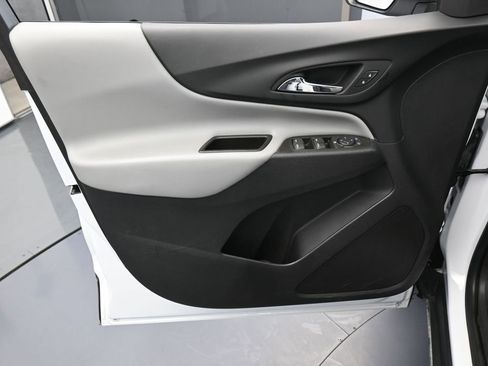 Used 2024 Chevrolet Equinox LS w/ Sport Edition image 12