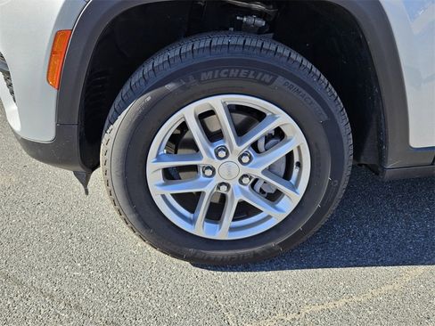 Certified 2025 Jeep Grand Cherokee Laredo X w/ Luxury Tech Group I image 9