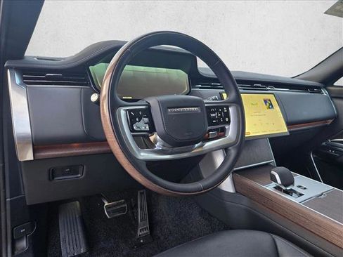 Certified 2025 Land Rover Range Rover Long Wheelbase SE AWD/4WD image 10