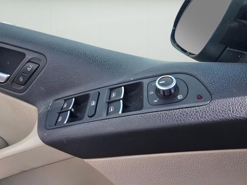 Used 2013 Volkswagen Tiguan SE AWD/4WD image 15
