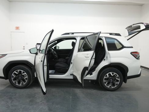 Used 2026 Subaru Forester Premium image 25