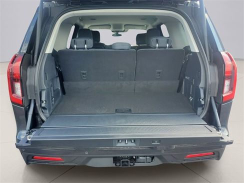 New 2025 Ford Expedition Active image 10