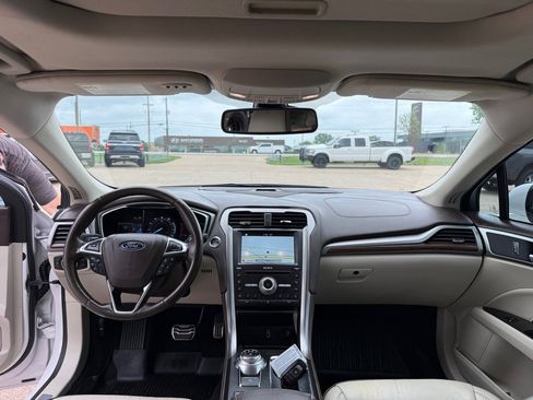 Used 2017 Ford Fusion Platinum image 23