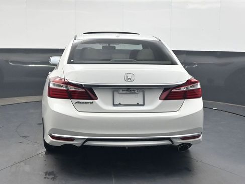 Used 2017 Honda Accord EX image 5