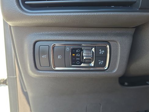 Used 2020 Lincoln Corsair Reserve w/ Equipment Group 201A image 21