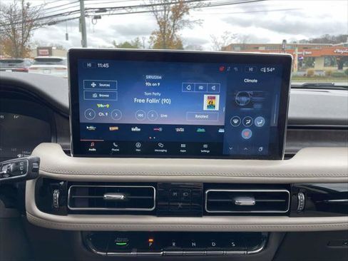 Used 2022 Lincoln Nautilus Reserve w/ Equipment Group 201A image 27