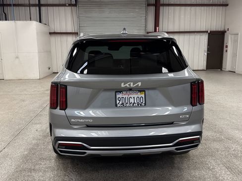 Used 2023 Kia Sorento SX Prestige image 23