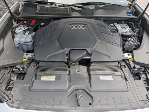 Used 2023 Audi Q8 Premium Plus AWD/4WD image 31