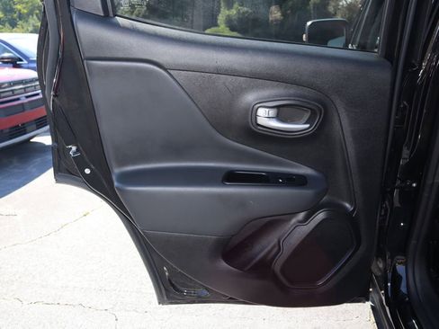 Used 2023 Jeep Renegade Trailhawk image 16