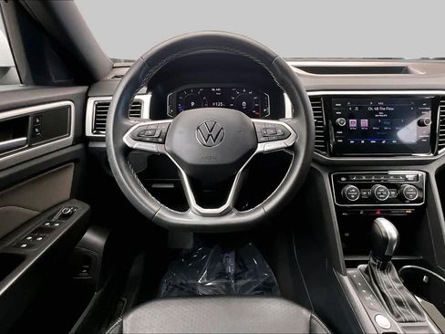 Used 2023 Volkswagen Atlas Cross Sport SE w/ Black Wheel Package FWD image 6