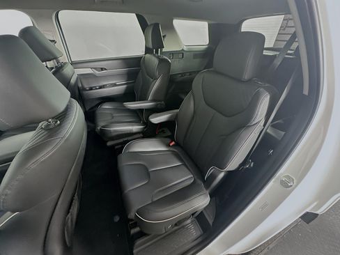 Used 2023 Hyundai Palisade SEL FWD image 28